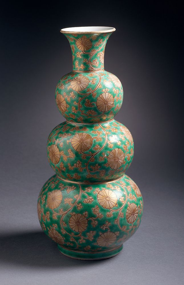 Vase (Ping) in the Form of a Gourd with Floral Scrolls