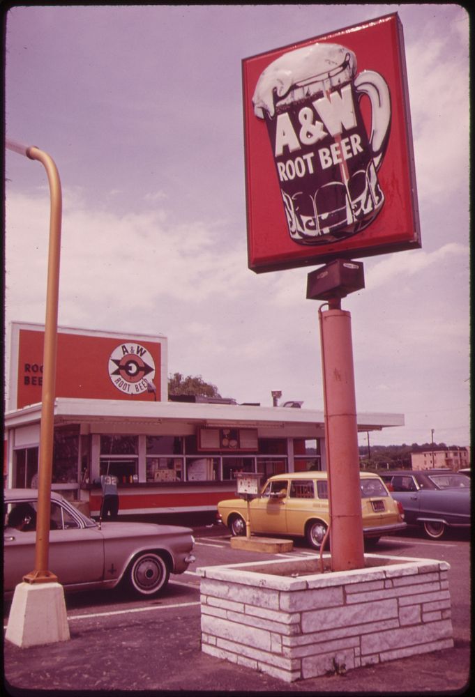 Roadside Eating on Hylan Boulevard in Staten Island 06/1973. Photographer: Tress, Arthur. Original public domain image from…