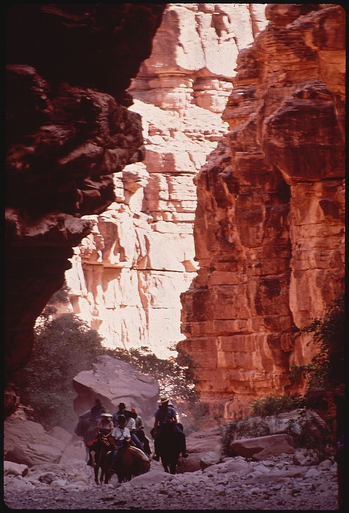 Entering the Grand Canyon. Photographer: Eiler, Terry. Original public domain image from Flickr