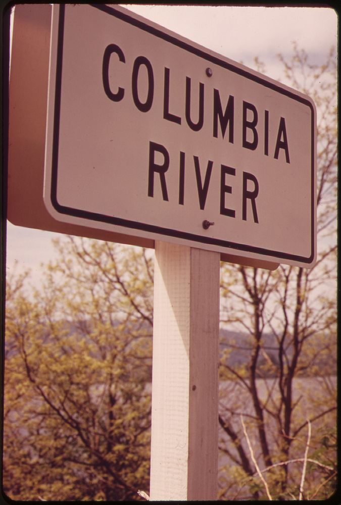 The Columbia River at Cathlamet 05/1973. Photographer: Falconer, David. Original public domain image from Flickr