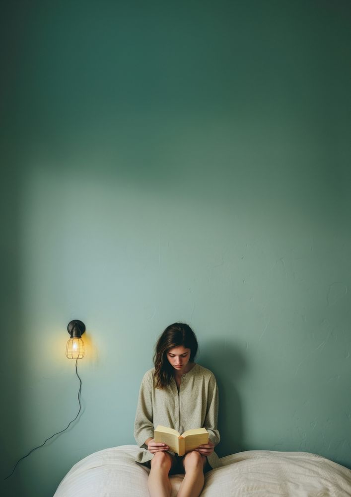 Woman reading book. 