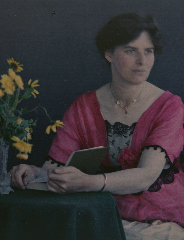 Portrait of a woman (1915) by Robert Walrond.