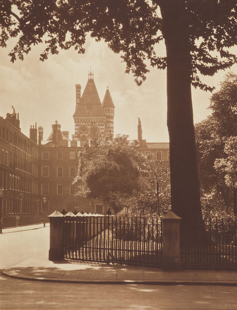 Lincoln's Inn. From the album: Photograph album - London (1920s) by Harry Moult.