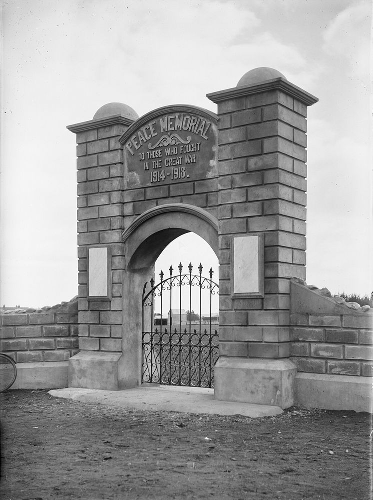 Weraroa Memorial Gate - 11 April 1923 (11 April 1923) by Leslie Adkin.