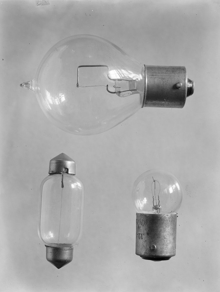 Lightbulbs - Publicity photograph for Philips New Zealand Limited (1931-1940) by Ken Niven and Gordon H Burt Ltd.