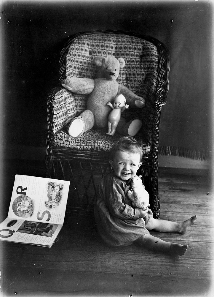 Nursery Treasures (28 May 1918) by Leslie Adkin.