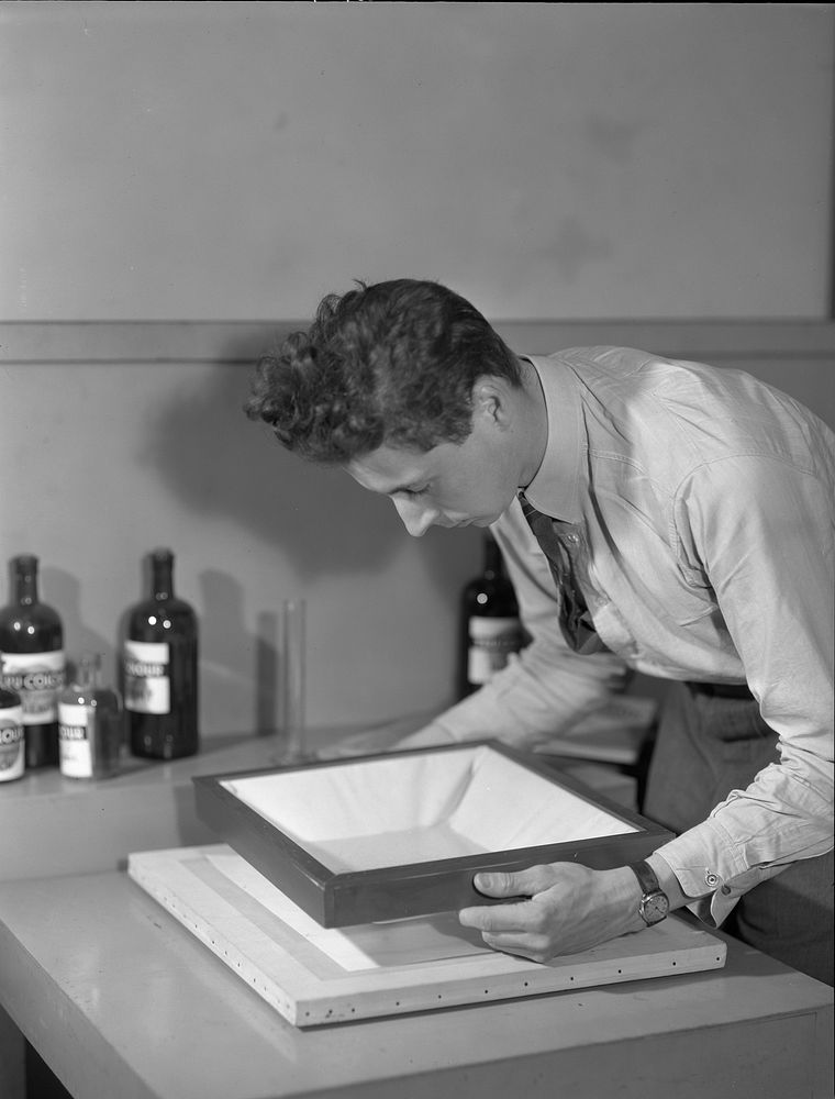 Gordon Burt's Tru-Colour process (circa 1942) by Gordon Burt and Gordon H Burt Ltd.