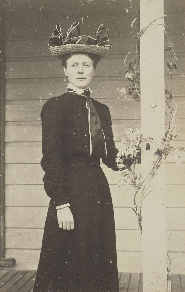 Lucy Nelson. From the album: Snapshot album - Nga Mahanga (circa 1900).