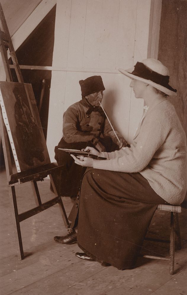 Maud Sherwood painting a dutchman with a clay pipe (1913).