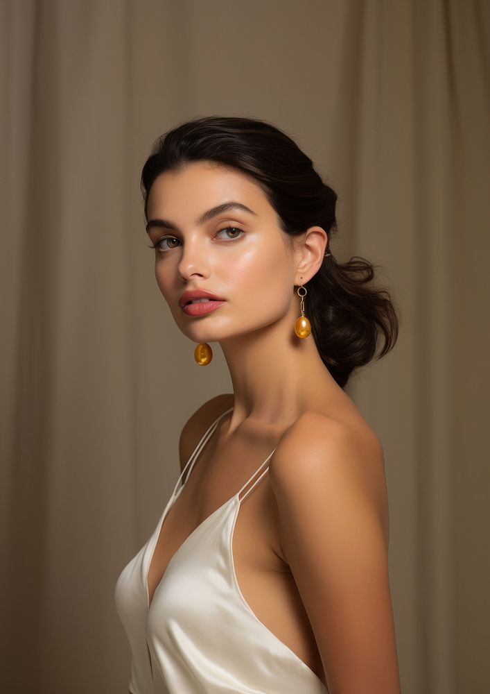 Model earring portrait jewelry. 