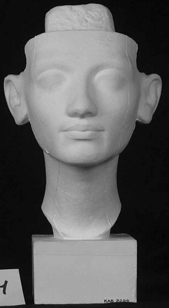 A young queen, Nefertiti