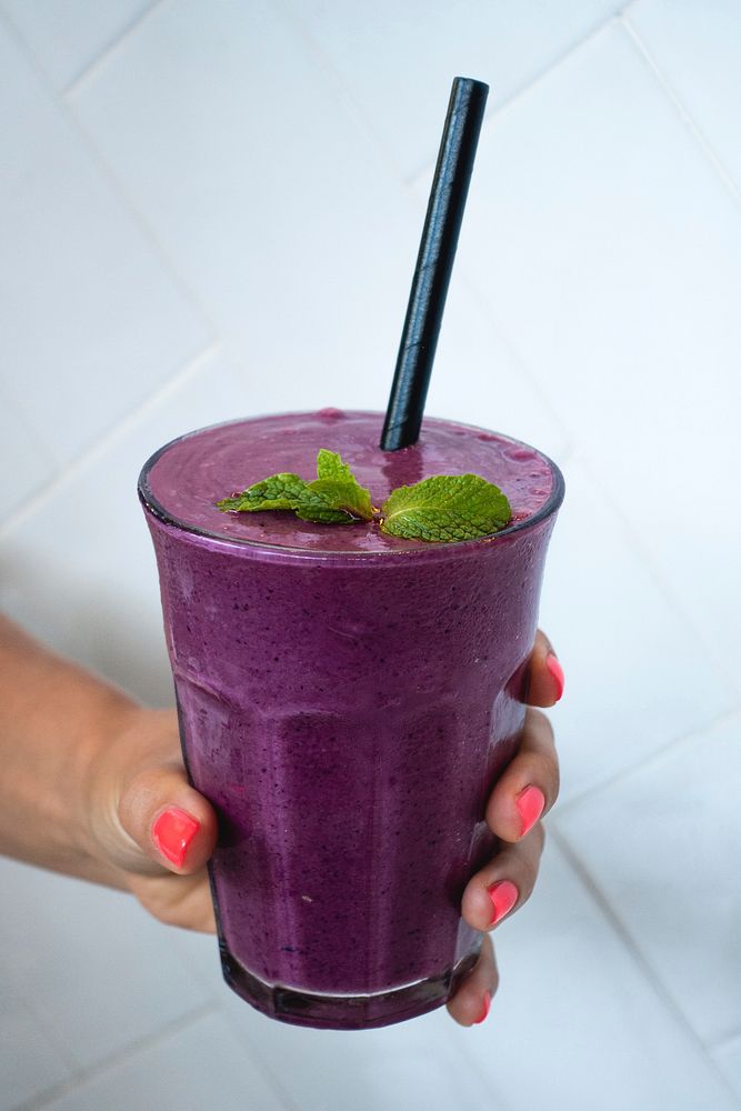 Free purple healthy smoothie photo, public domain beverage CC0 image.