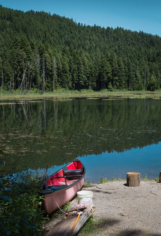 Skookum Lake, Umpqua National Forest View of Skookum Lake on Umpqua National Forest's Diamond Lake Ranger District. Original…