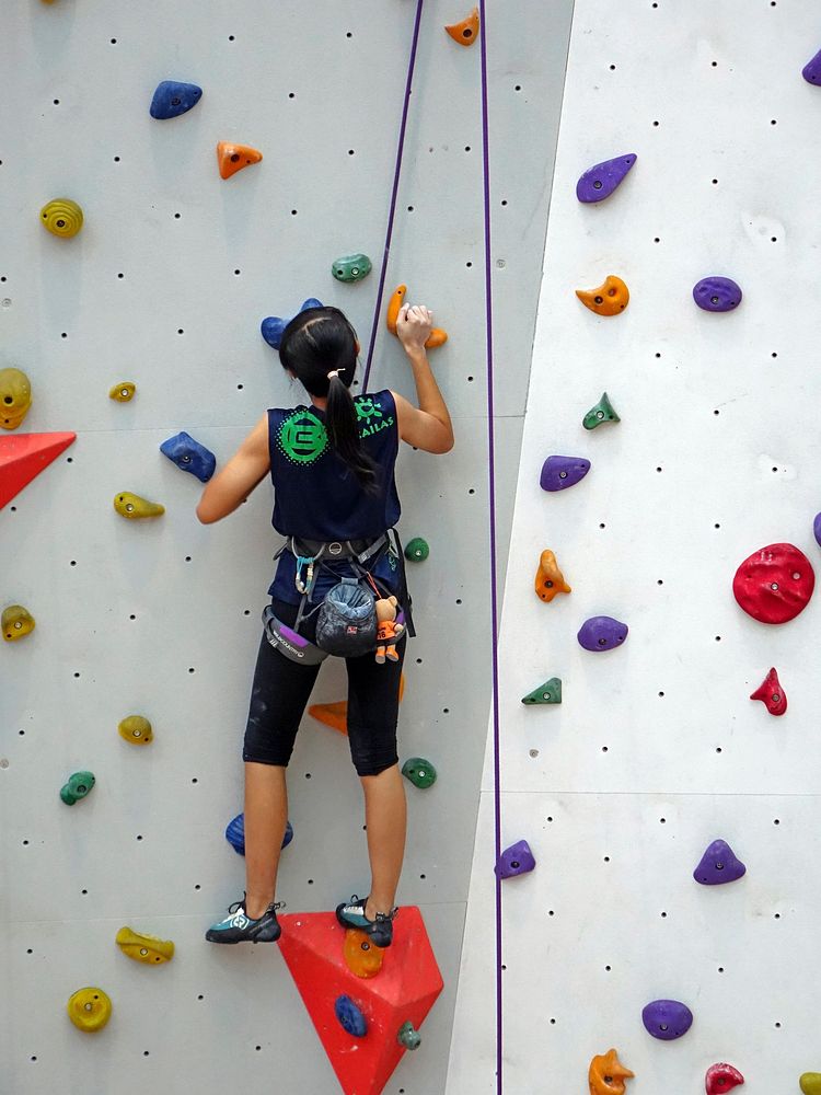 Indoor rock climbing, extreme sports photography. Free public domain CC0 photo.