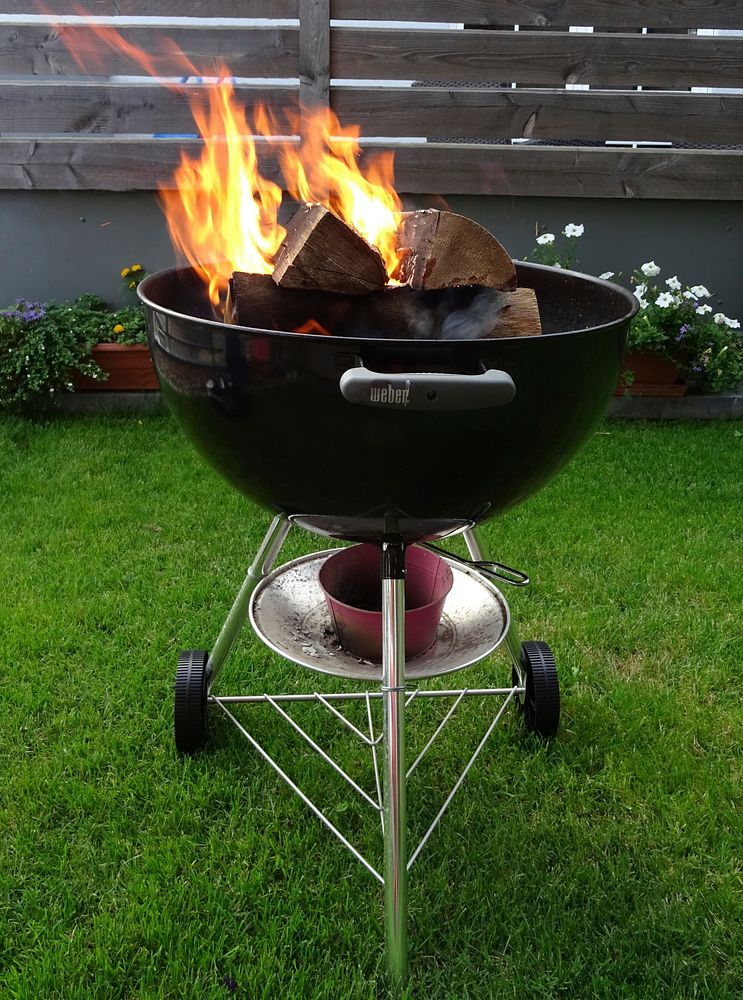 Fire flame, BBQ grill. Free public domain CC0 image