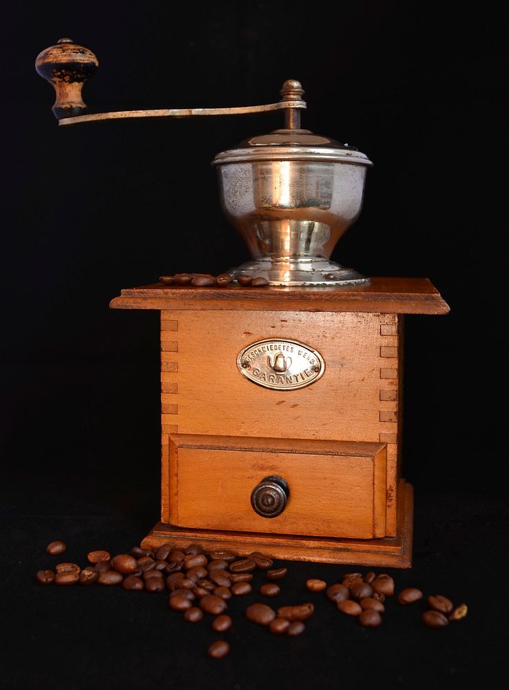 Coffee grinder with roasted. Free public domain CC0 image
