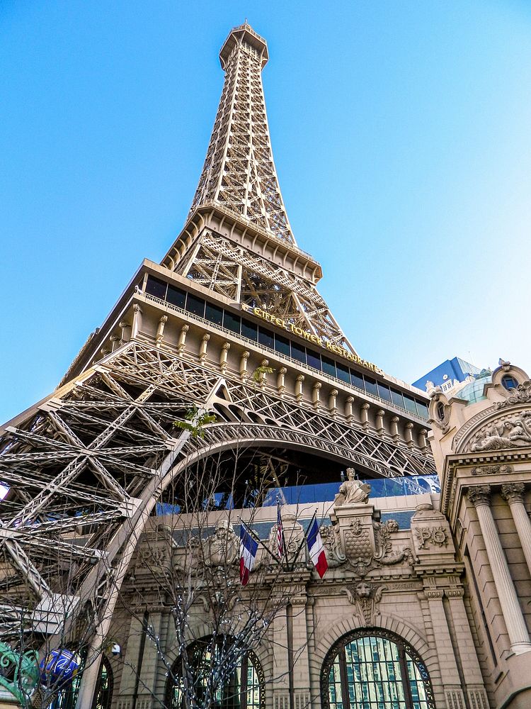 Eiffel tower, Paris, France. Free public domain CC0 image.