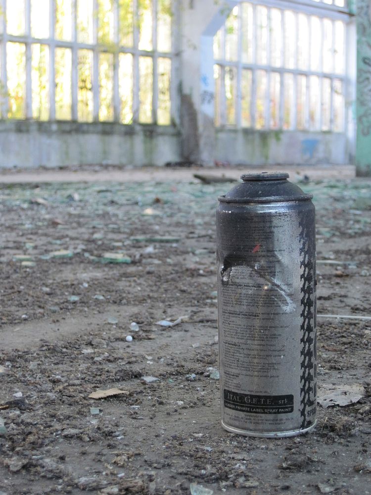 Spray can. Free public domain CC0 photo.