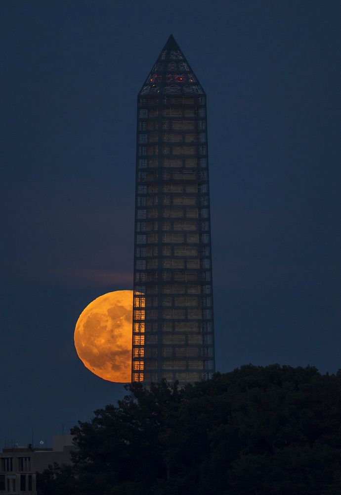 Super moon by the Washington. Free public domain CC0 image.