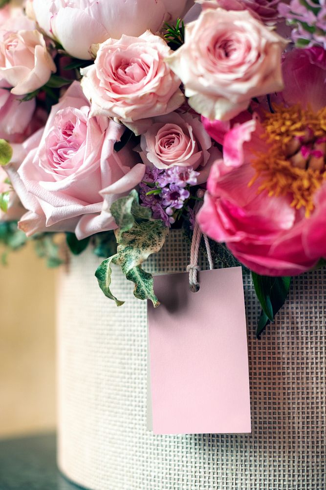 Valentine's flower, pink gift label, blank design