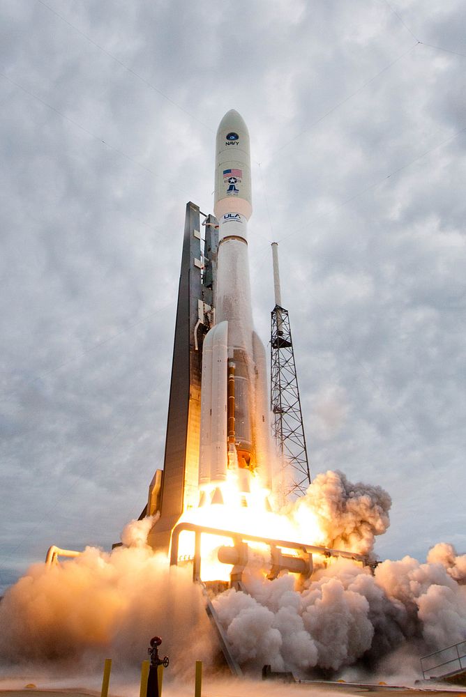 A NASA Atlas V rocket launches the U.S. Navy's Mobile User Objective System (MUOS) 2 satellite from Space Launch Complex 41…
