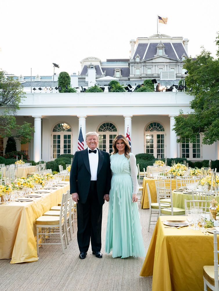 #USAxAUSPresident Donald J. Trump and First Lady Melania Trump pose for a photo prior to the State Dinner in honor of the…