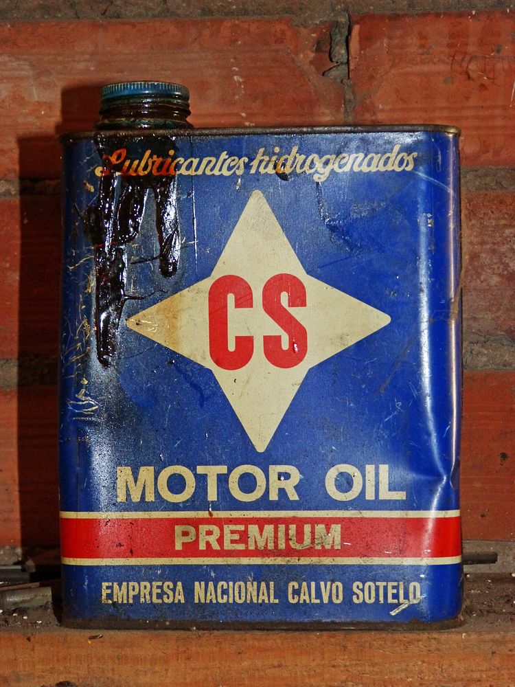 Vintage Lubricant Can, motor oil. | Free Photo - rawpixel