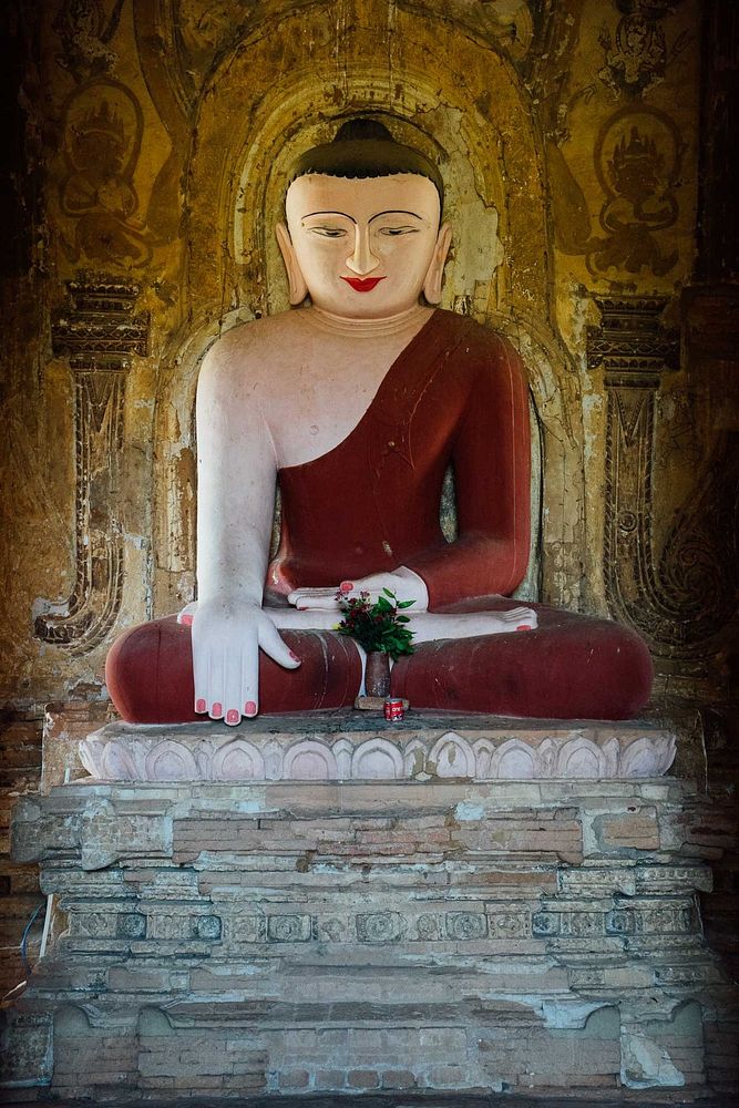 Buddha statue background. Free public domain CC0 image.