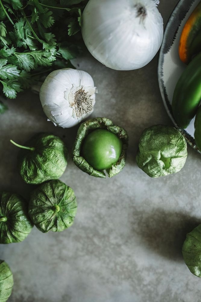 Fresh ingredients for green tomatillos salsa
