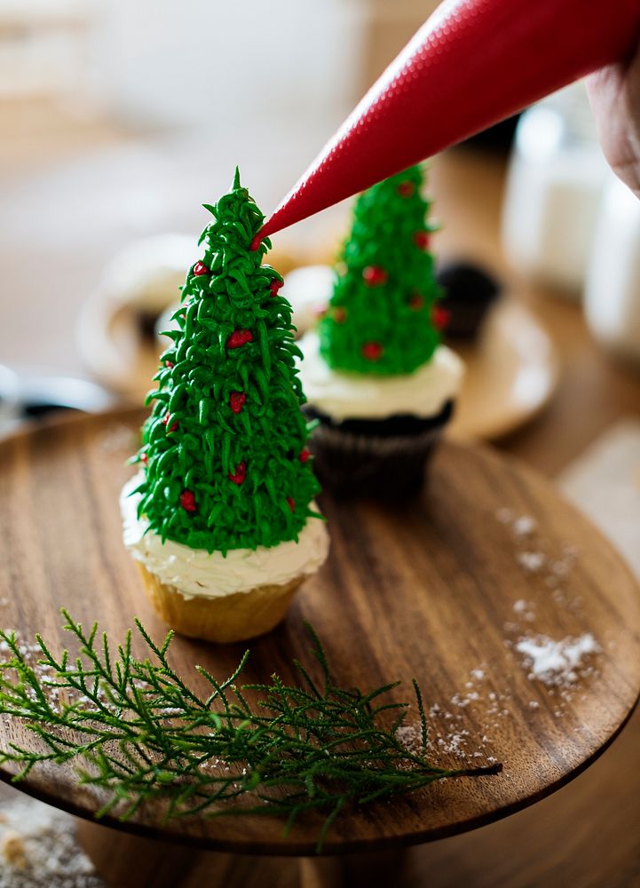 Christmas tree shaped cupcakes