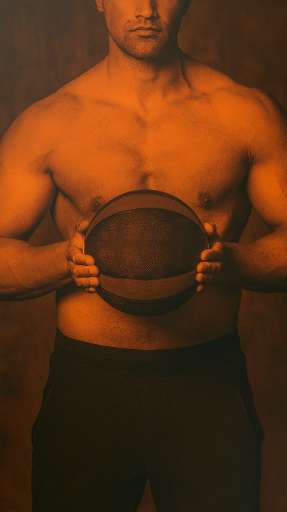 Weight training mobile wallpaper by using a medicine ball