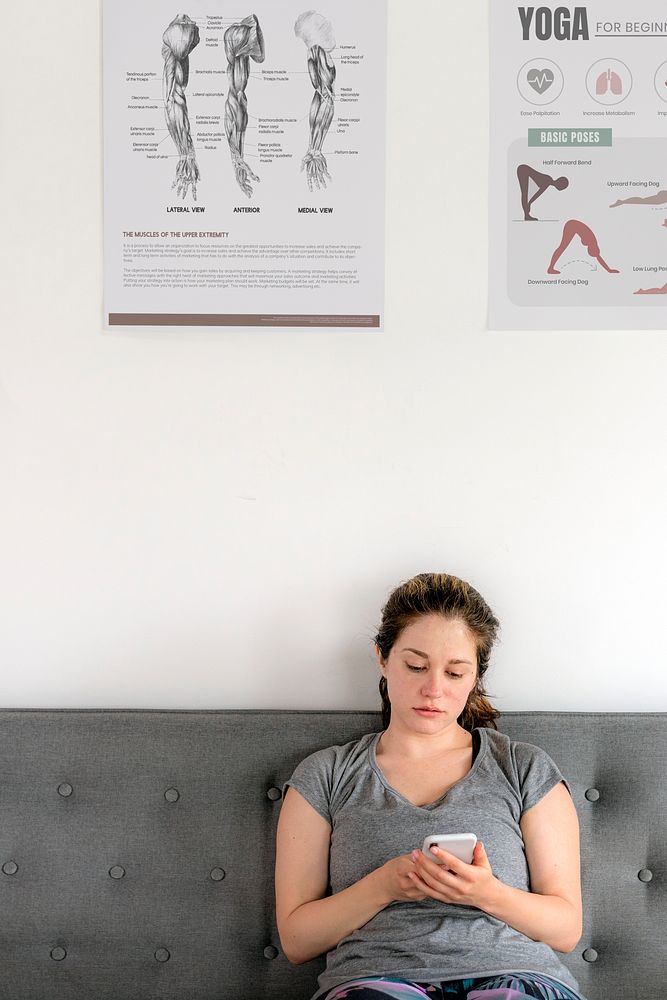 Stressful woman with her smartphone