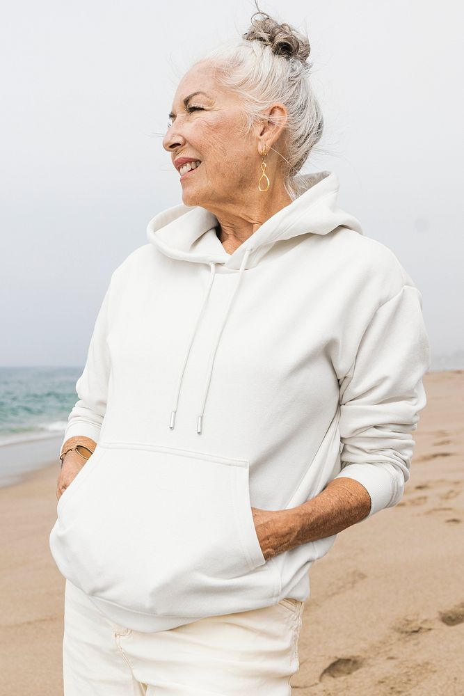 Women&rsquo;s white hoodie psd mockup senior women&rsquo;s fashion beach