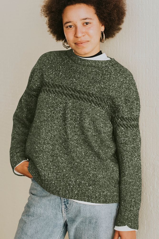 Knitted sweater mockup psd on woman model