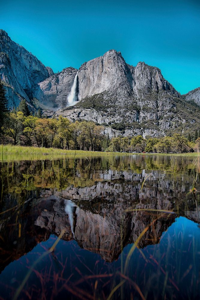 Natural scene of Yosemite Valley, United States
