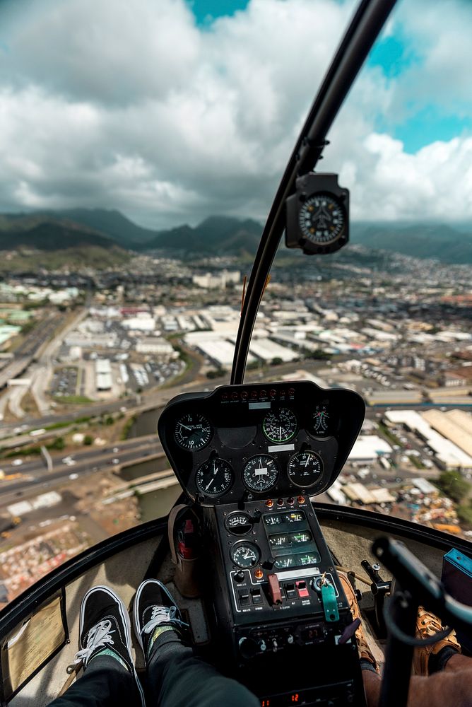 Helicopter ride above O&lsquo;ahu, United States