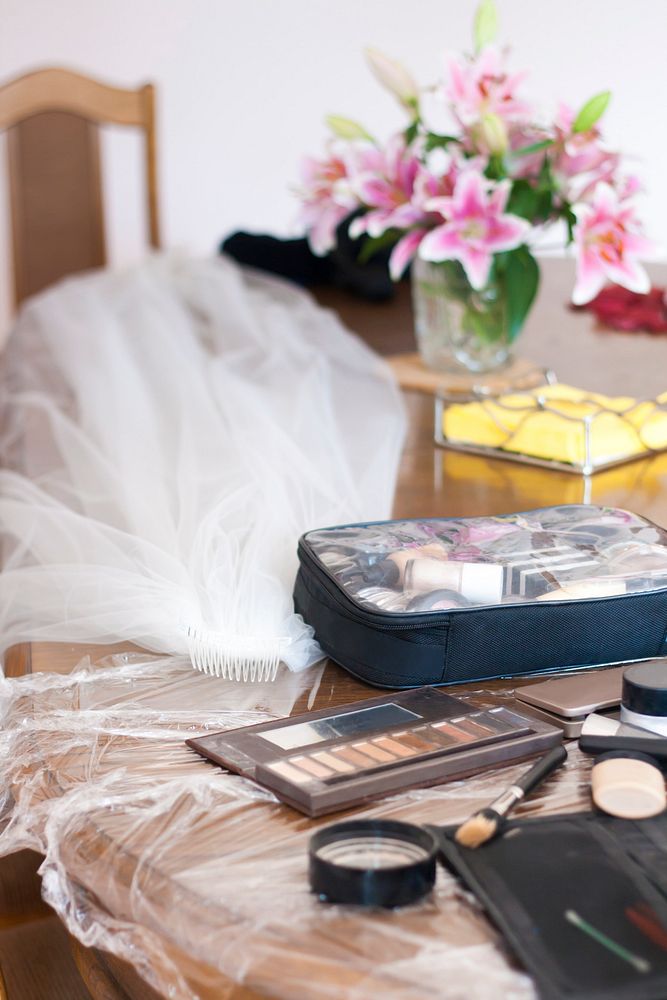 Makeup for a wedding. Visit Kaboompics for more free images.