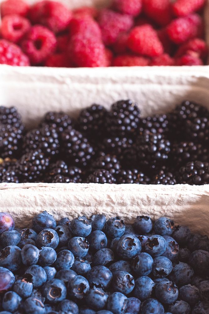 Assortment of fresh berries wallpaper