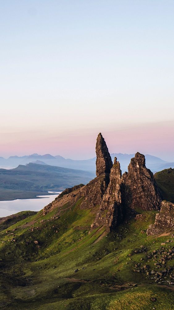 Nature phone wallpaper background, the Storr on the Trotternish peninsula of the Isle of Skye, Scotland