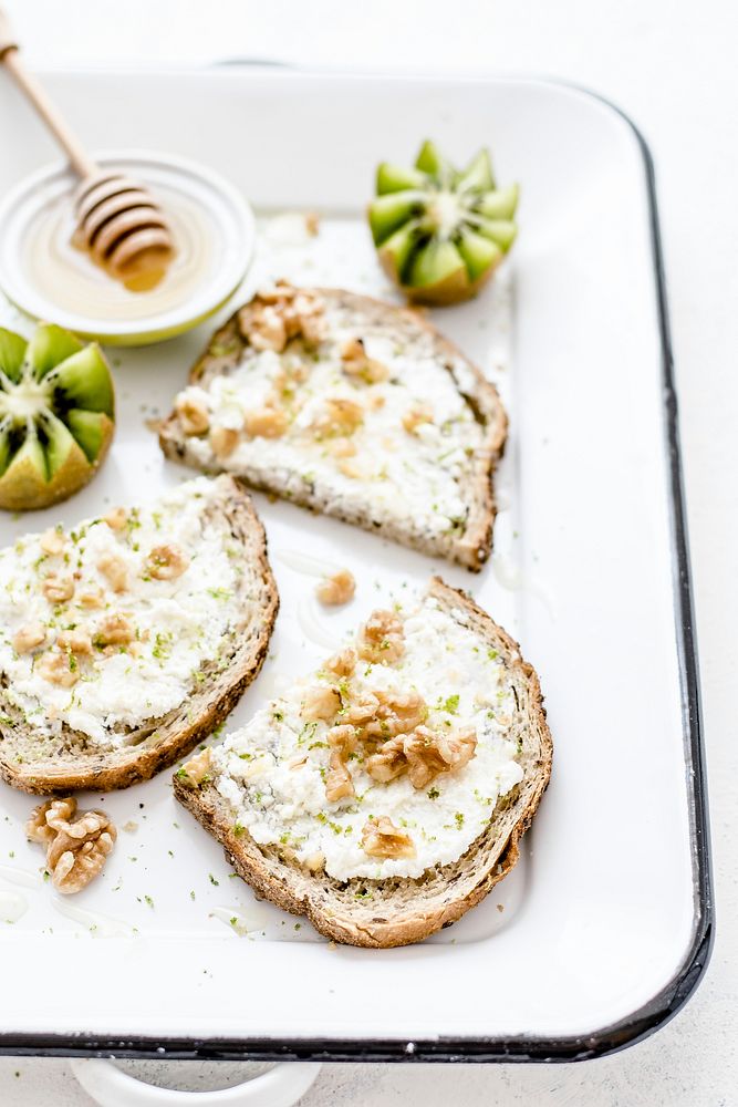 Toasted chia bread with white cheese, walnuts, honey and lime drizzle. Visit Monika Grabkowska to see more of her food…