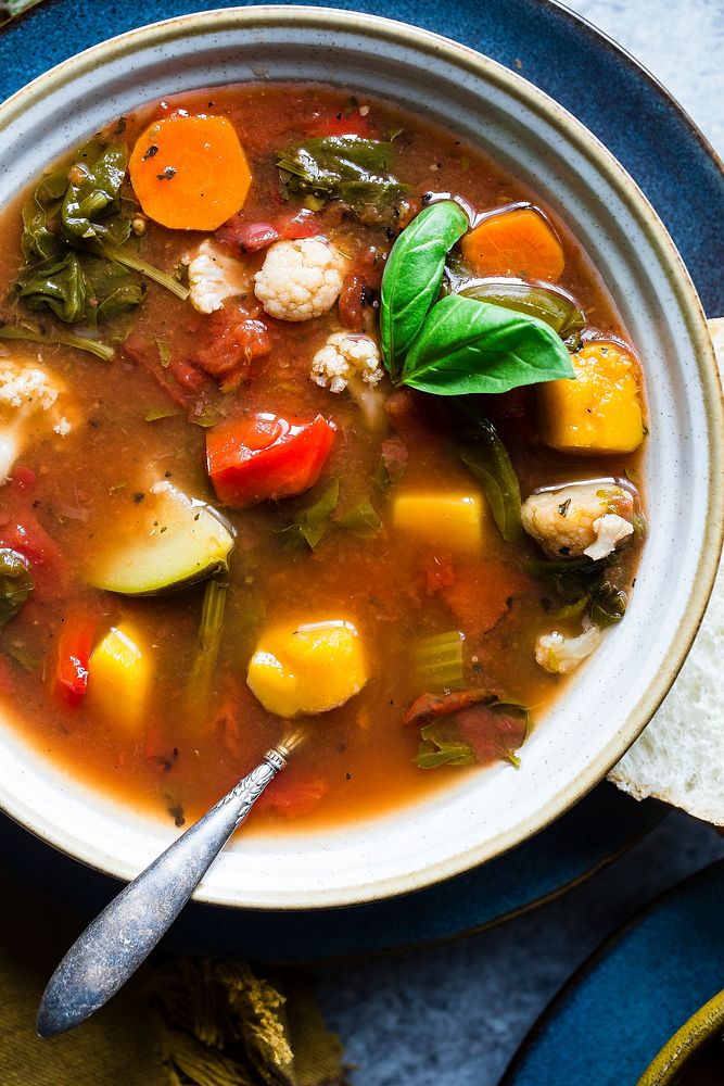 Homemade crockpot vegetable soup