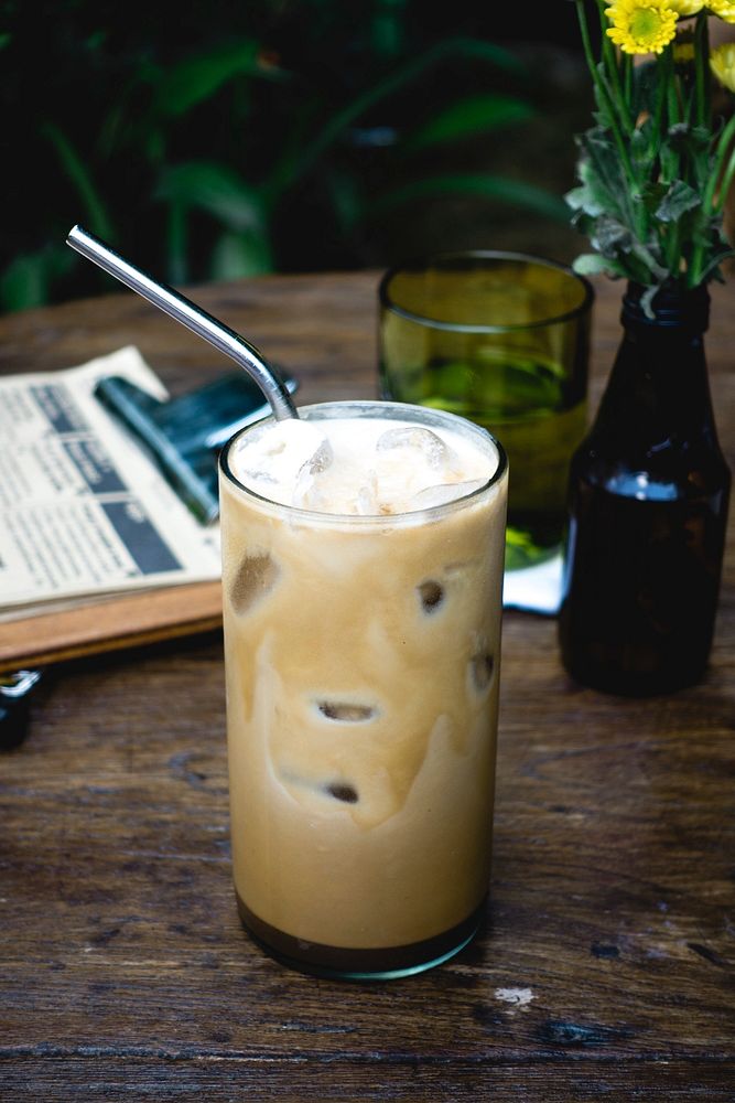 Free iced coffee with steel straw photo, public domain beverage CC0 image.