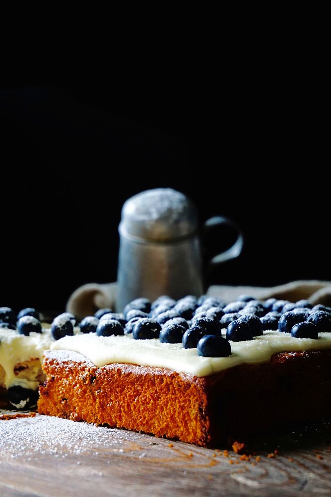 Free granola blueberry cake, public domain CC0 photo.