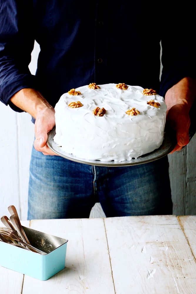 Free carrot cake with icing image, public domain CC0 photo.