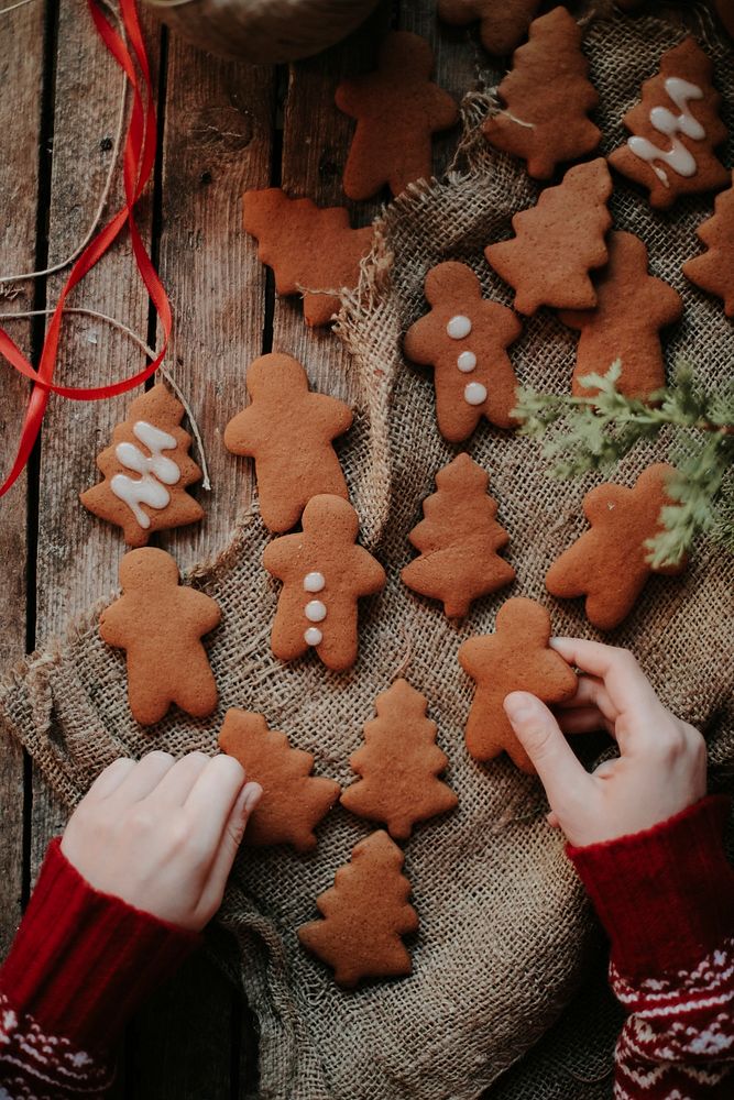 Christmas gingerbread cookies. Free public domain CC0 photo.