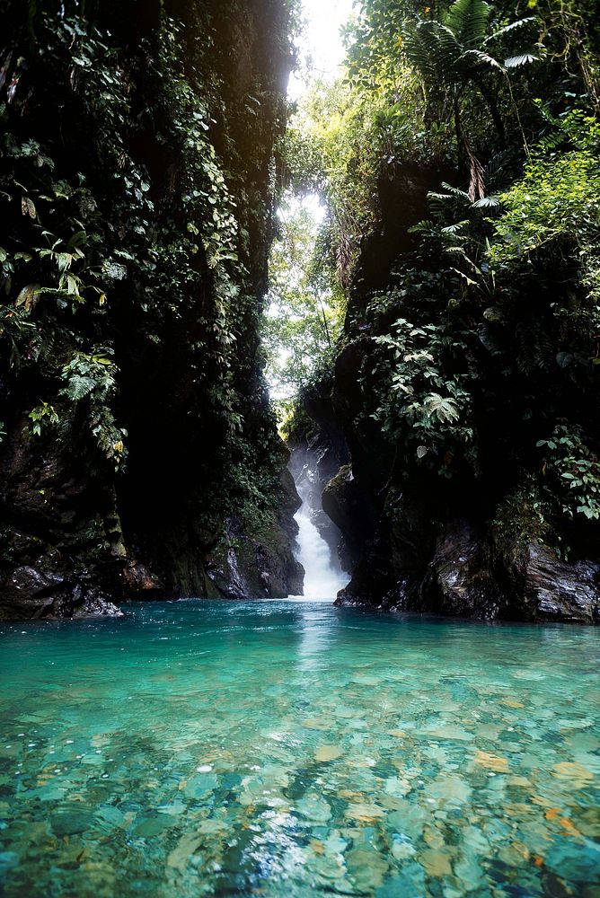 Cascada la sirena in Colombia. Free public domain CC0 image.