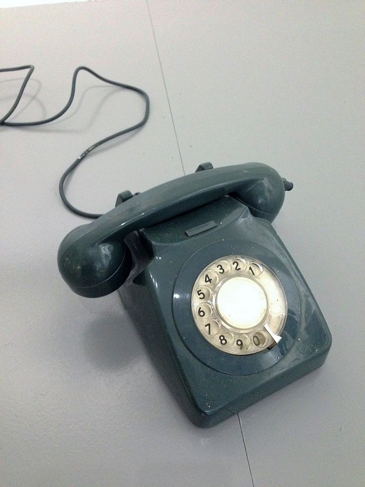 Retro telephone. Free public domain CC0 photo.