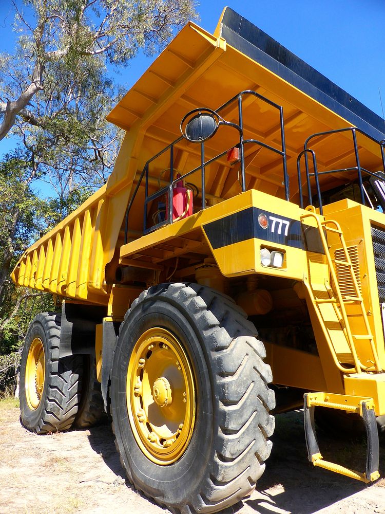 Construction truck. Free public domain CC0 photo.