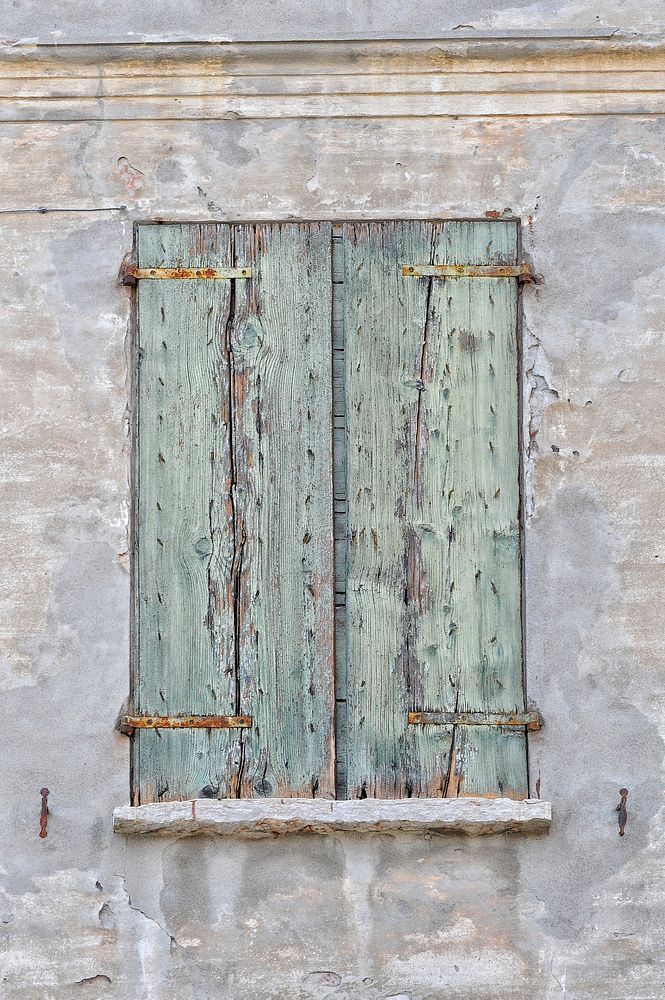 Old wooden window. Free public domain CC0 photo.
