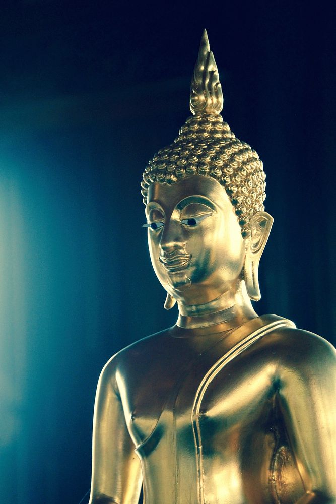 Peaceful Buddha statue background. Free public domain CC0 image.